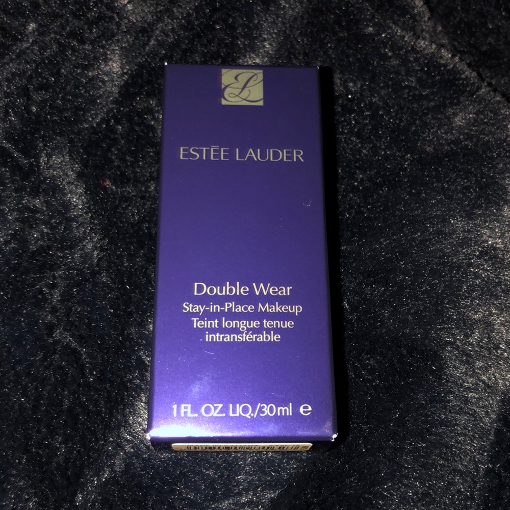 Estée Lauder foundation😇😍😍